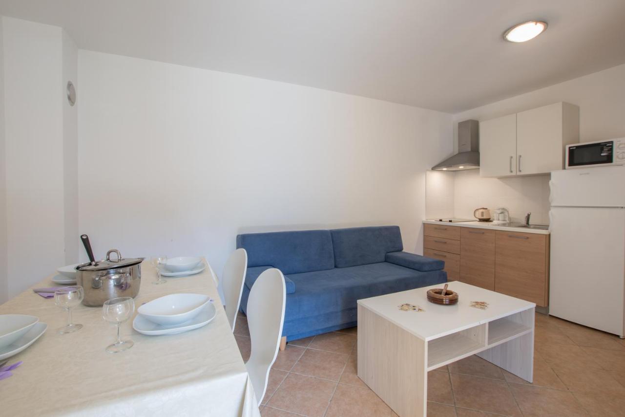 Apartmani Svjetionik Umago Esterno foto