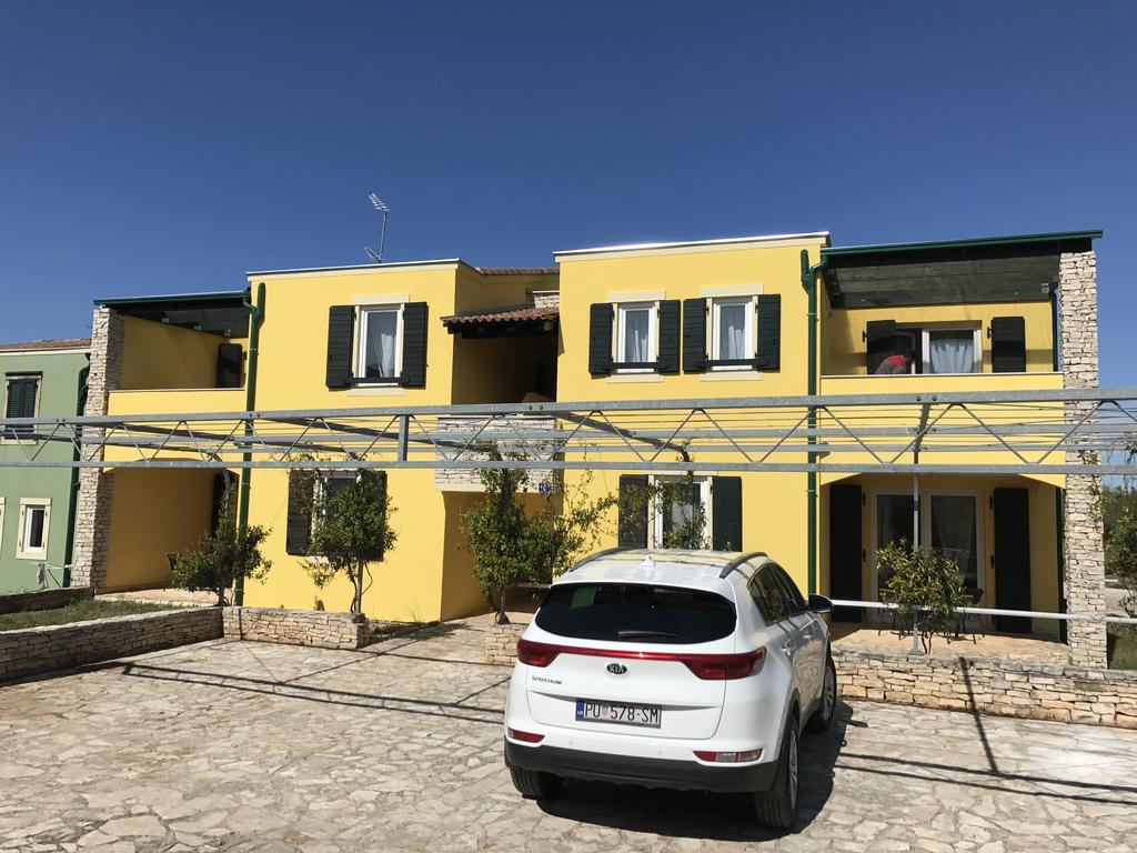 Apartmani Svjetionik Umago Esterno foto