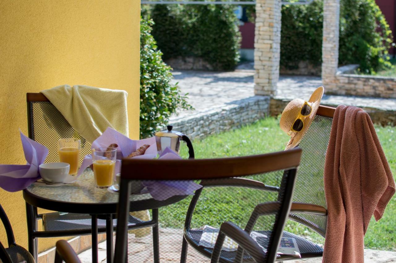 Apartmani Svjetionik Umago Esterno foto