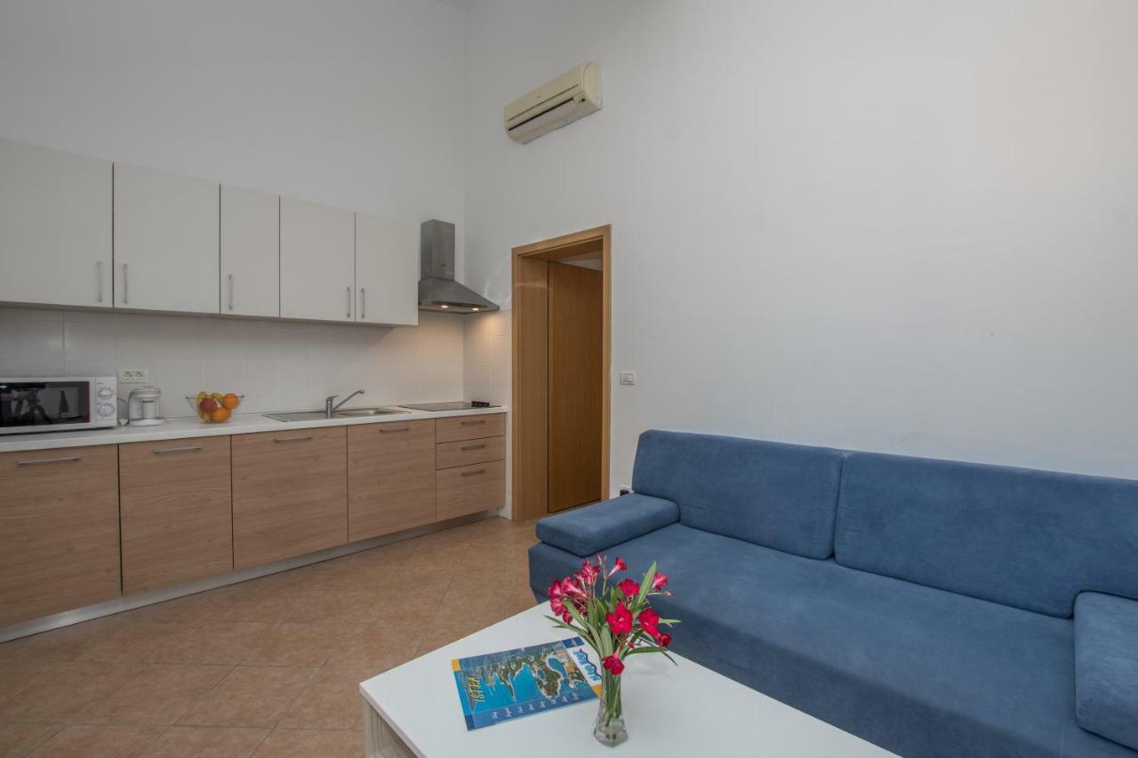 Apartmani Svjetionik Umago Esterno foto