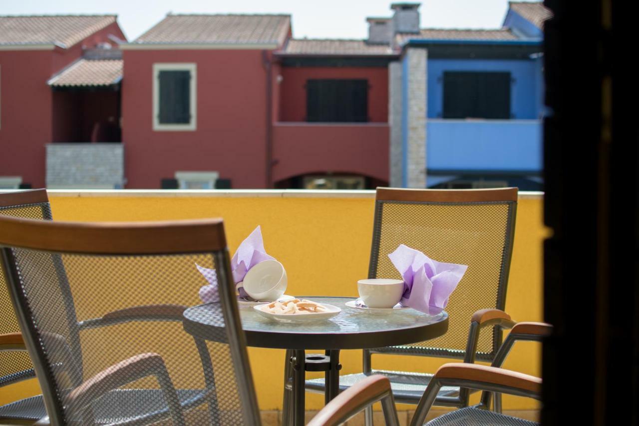 Apartmani Svjetionik Umago Esterno foto