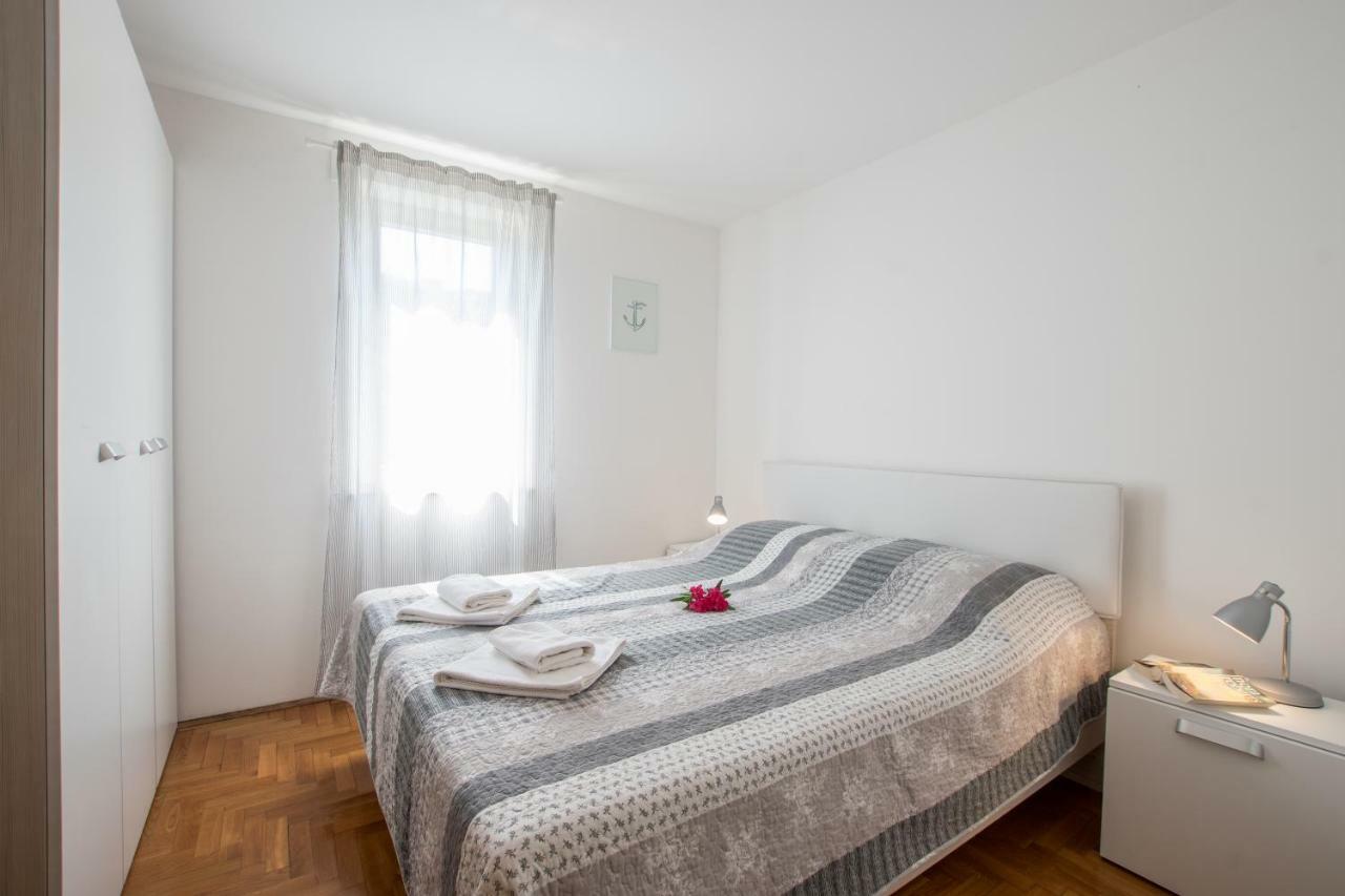 Apartmani Svjetionik Umago Esterno foto
